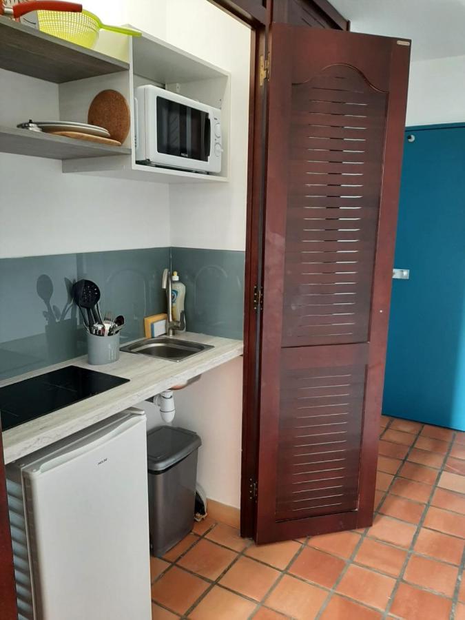 Charmant studio à la Résidence de la Baie La Trinité Exterior foto